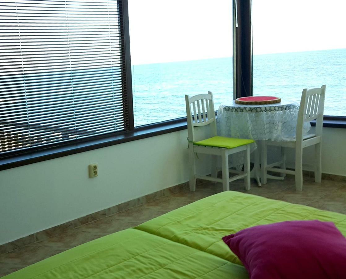 Happy Beach Varna Esterno foto